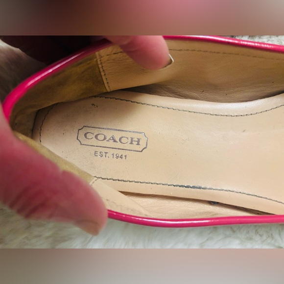 Coach Hellen Flats in Signature Canvas with a Pink Patent Leather Trim Size: 8 - Picture 6 of 8